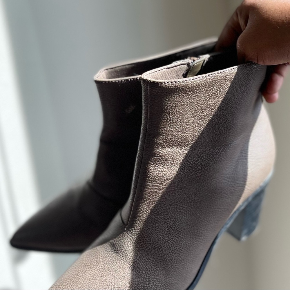 Old Navy womens brown boots for fall - Picture 4 of 4